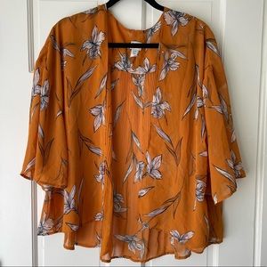 A New Day short duster. Mustard base white flower print.